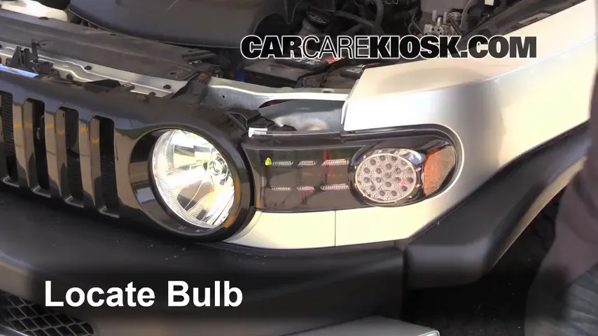 2008 Toyota FJ Cruiser 4.0L V6 Lights Headlight (replace bulb)